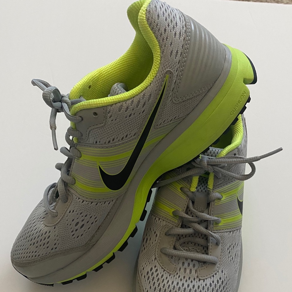 Men’s Nike Air Pegasus- Size 8